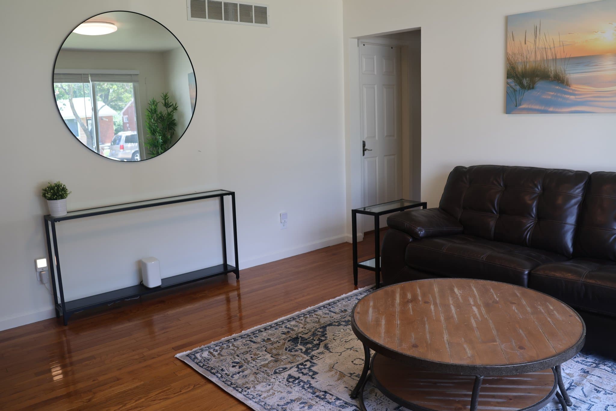 OAK PARK Single Room: 21930 WHITMORE