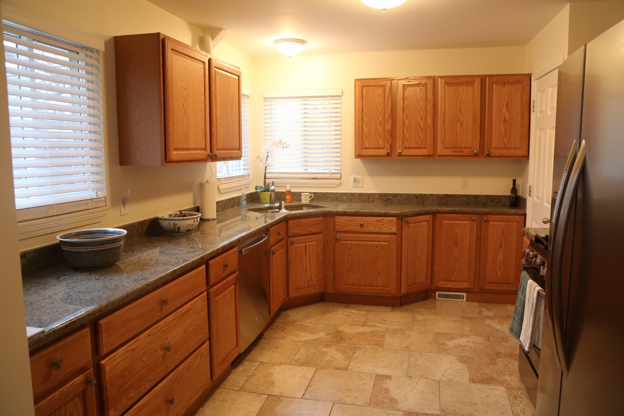 OAK PARK Single Room: 21930 WHITMORE