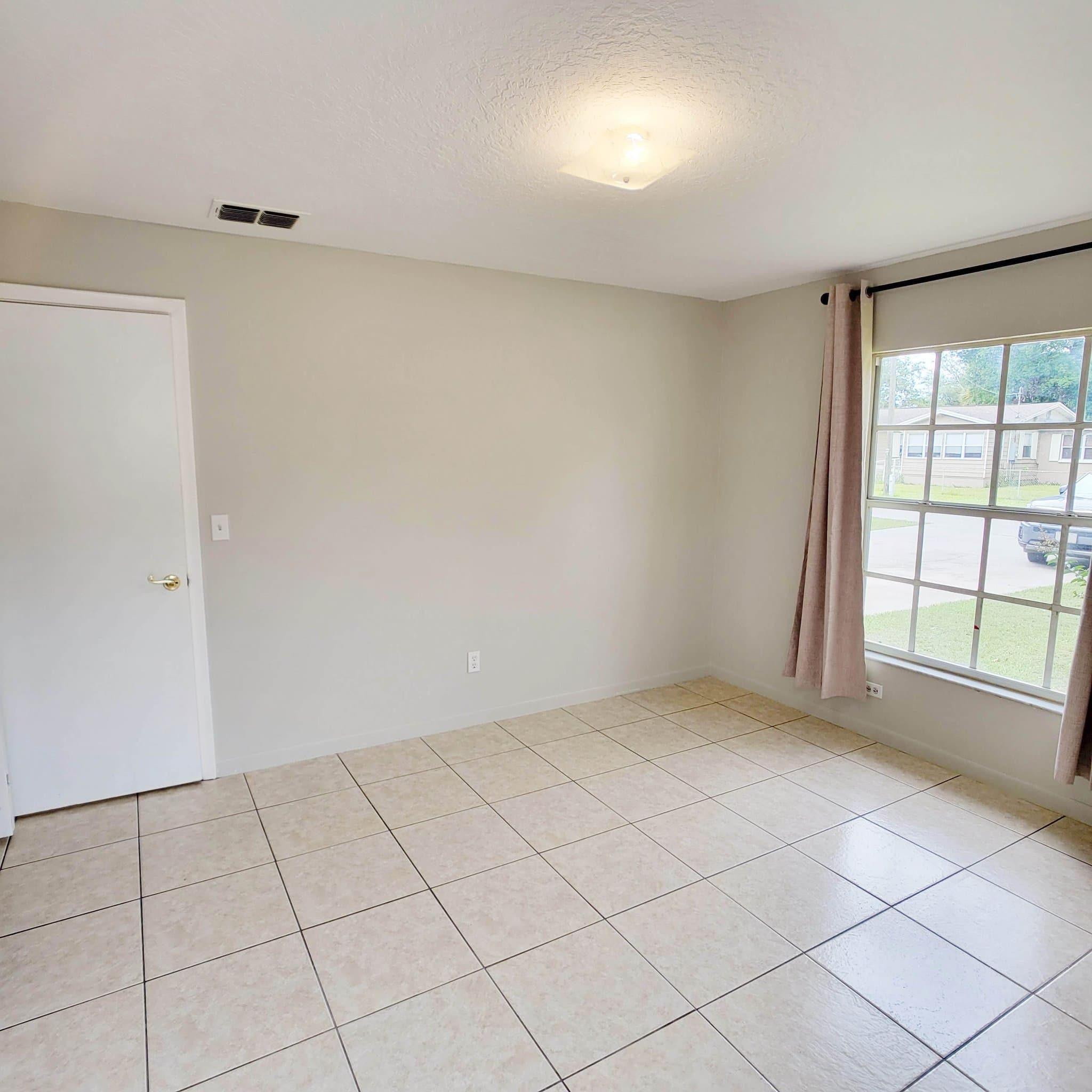 Tampa House: 8411 N Greenwood Avenue