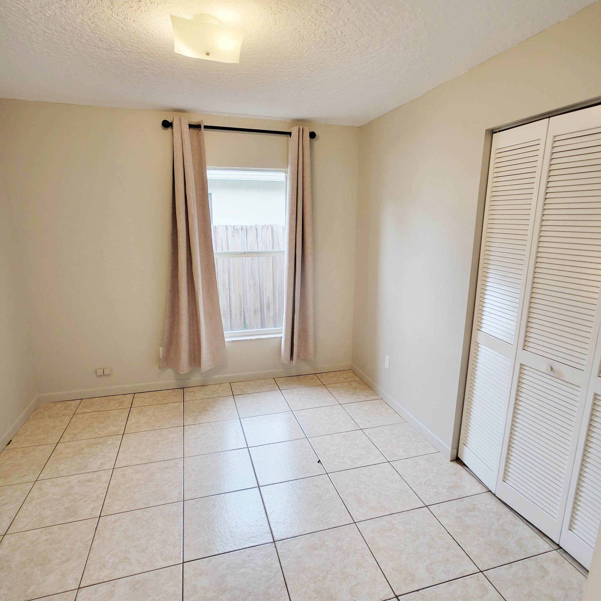 Tampa House: 8411 N Greenwood Avenue