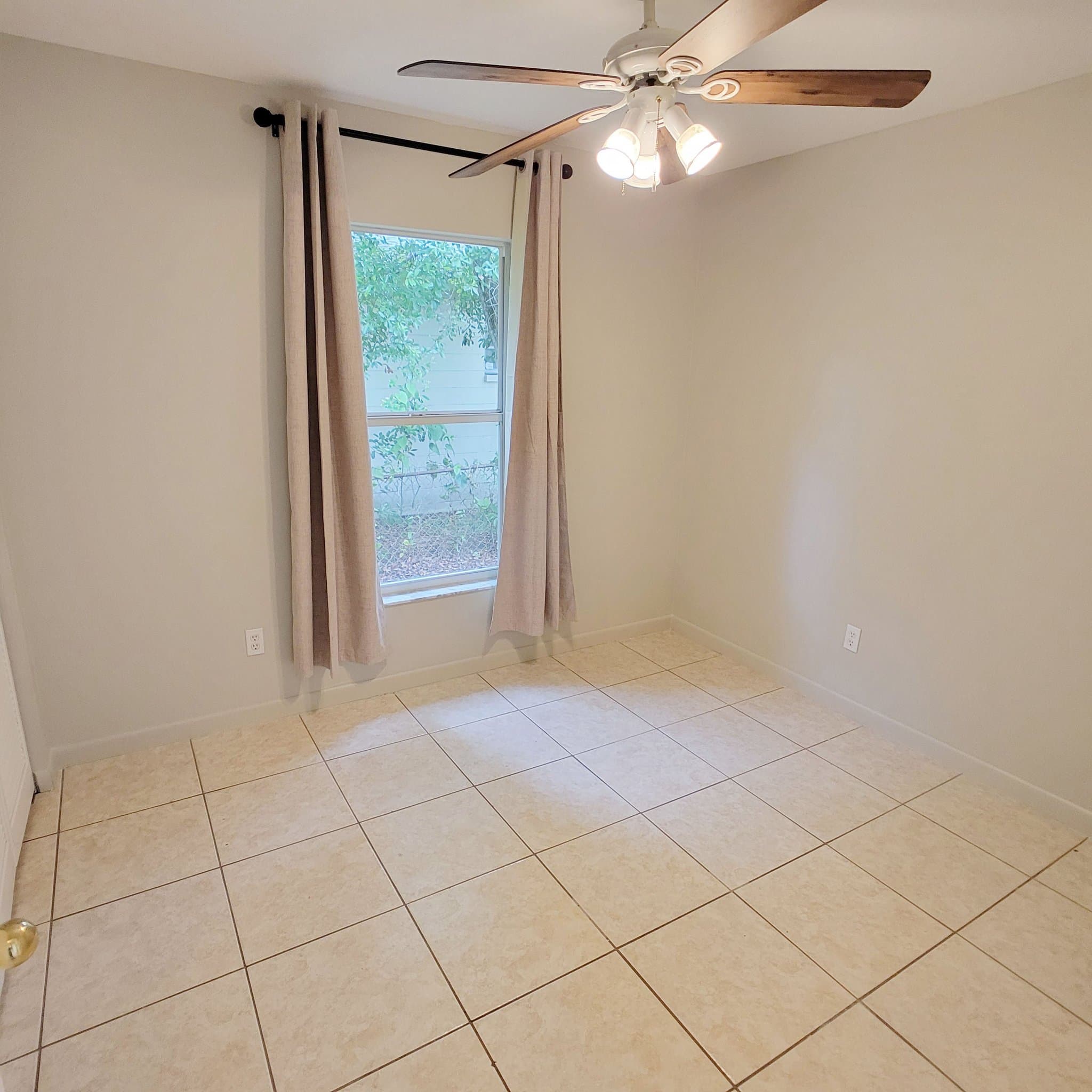 Tampa House: 8411 N Greenwood Avenue