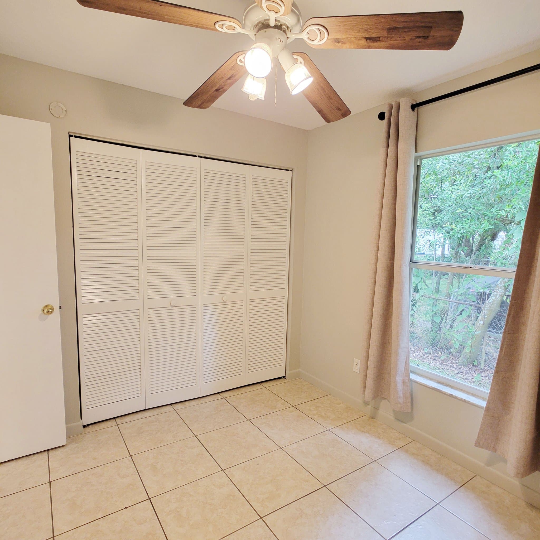 Tampa House: 8411 N Greenwood Avenue