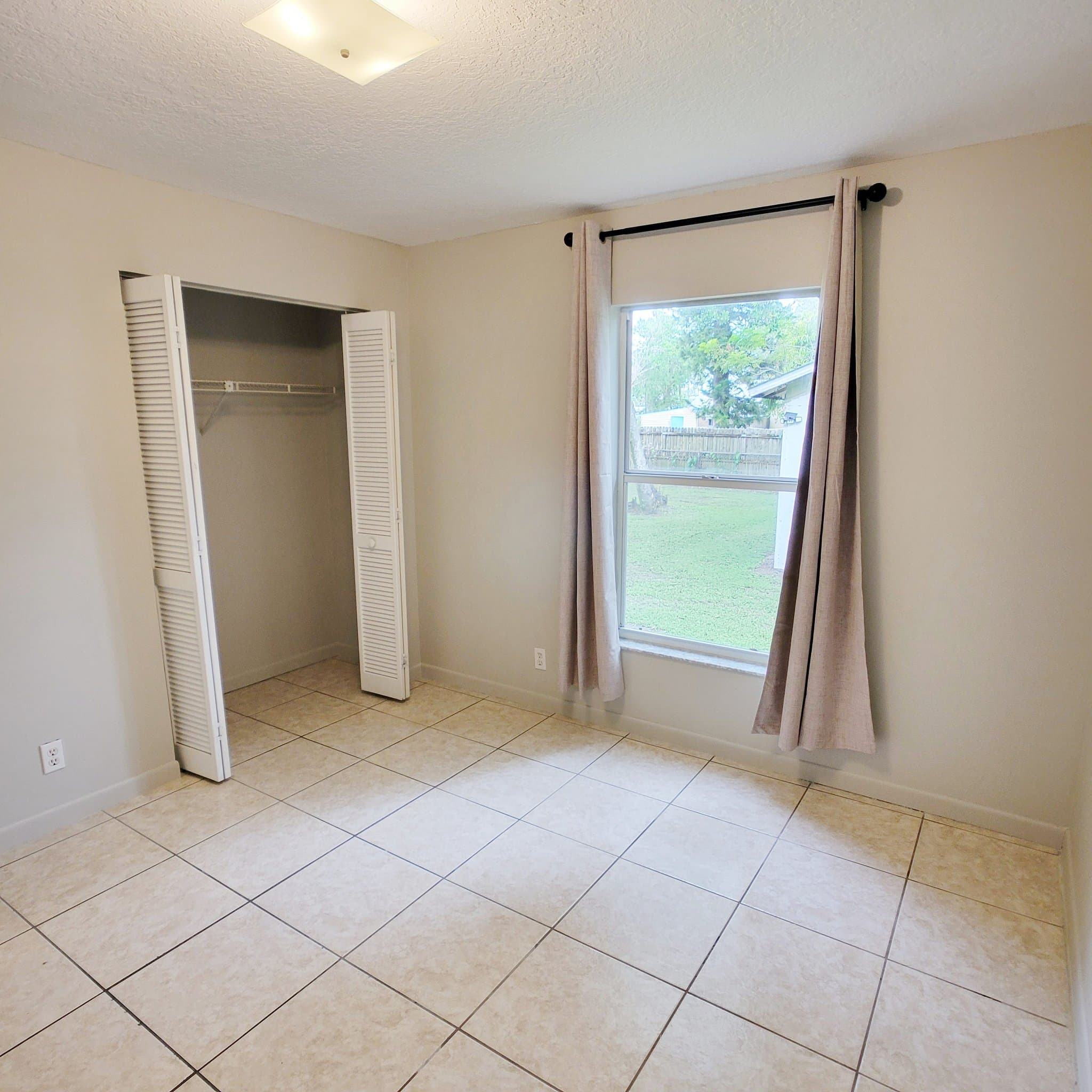 Tampa House: 8411 N Greenwood Avenue