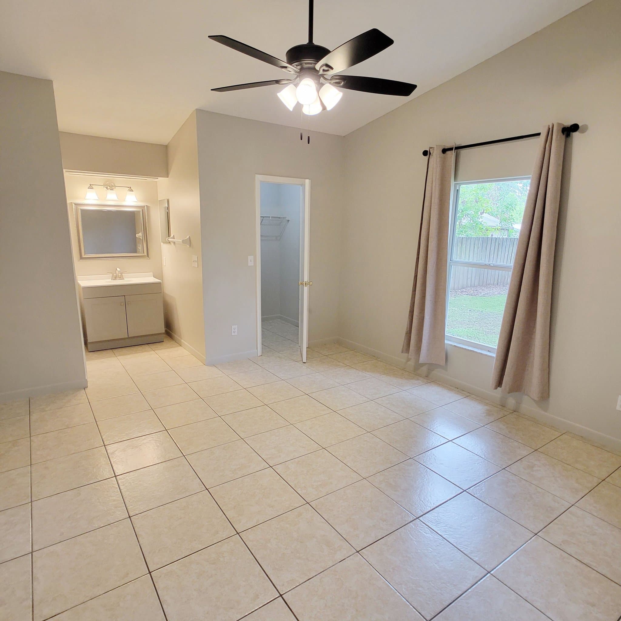 Tampa House: 8411 N Greenwood Avenue