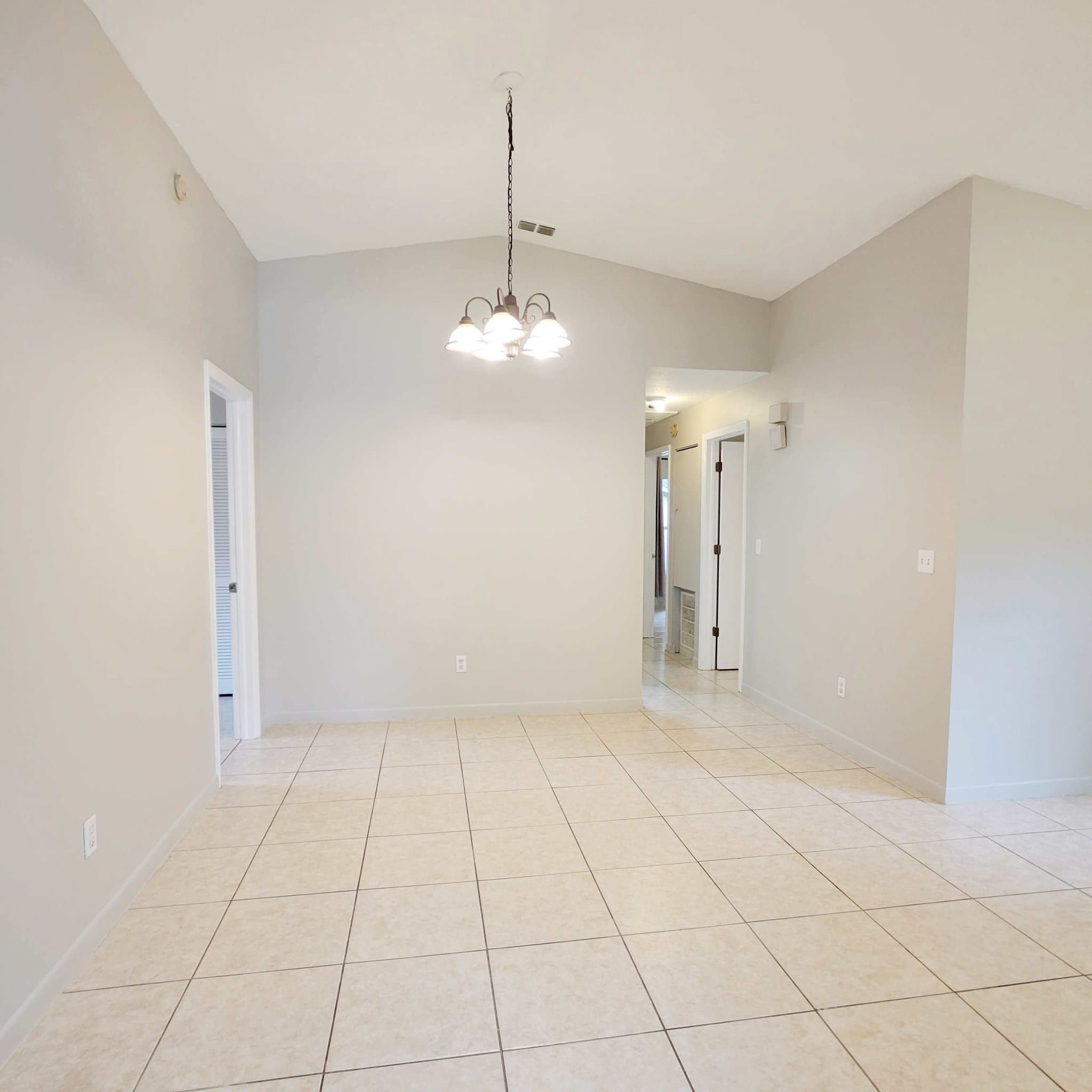 Tampa House: 8411 N Greenwood Avenue