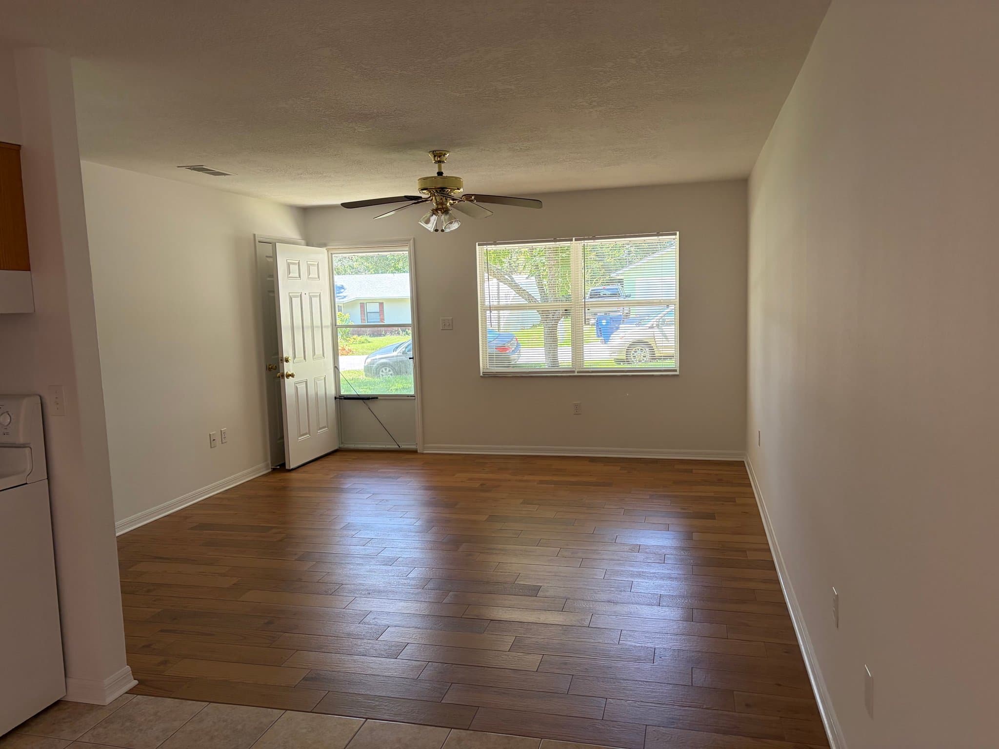 Minneola House: 102 E Chester St