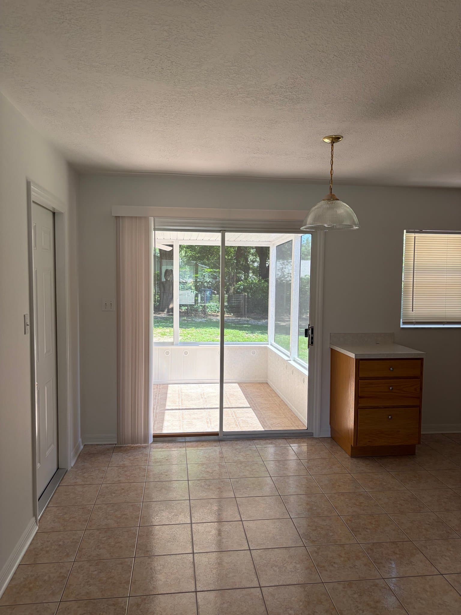 Minneola House: 102 E Chester St