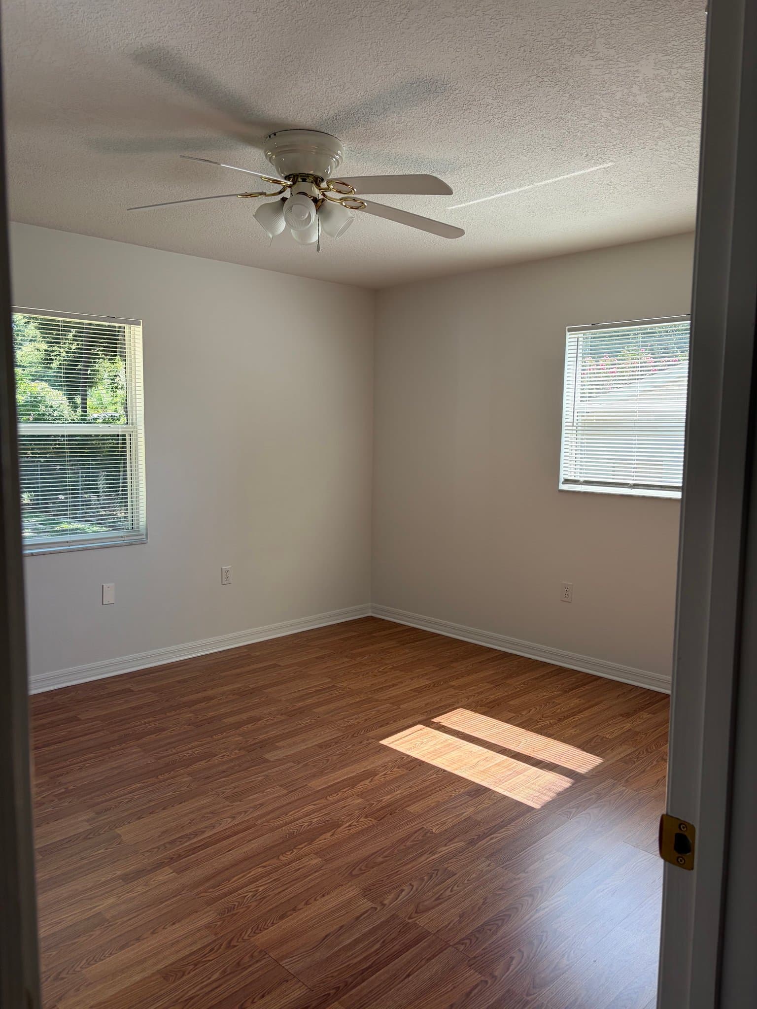 Minneola House: 102 E Chester St