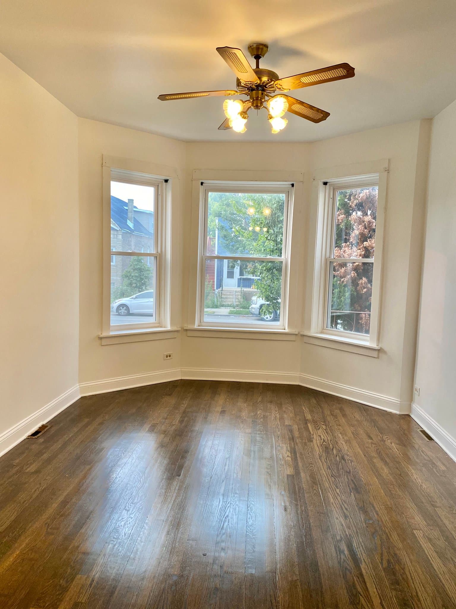 Chicago House: 2513 W Pershing Rd