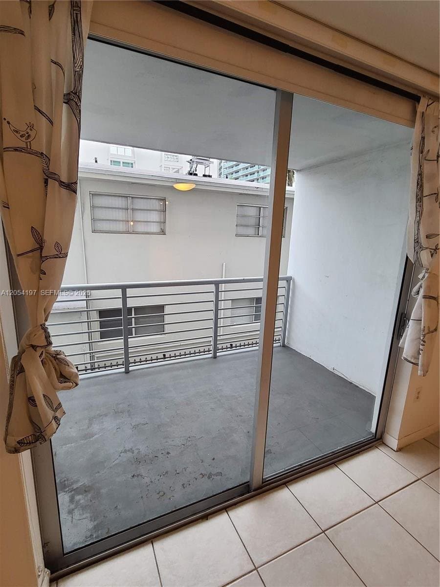 MIAMI BEACH Condo: 1605 Bay Rd