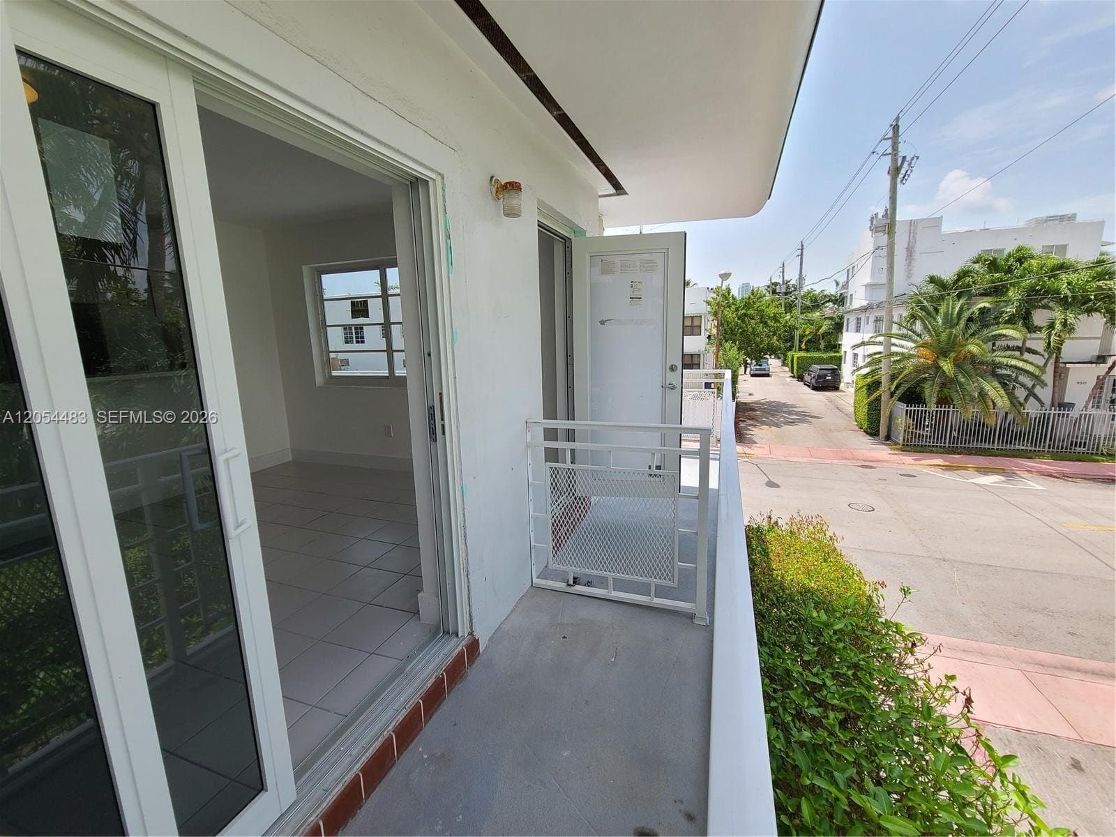 MIAMI BEACH Condo: 901 10th St