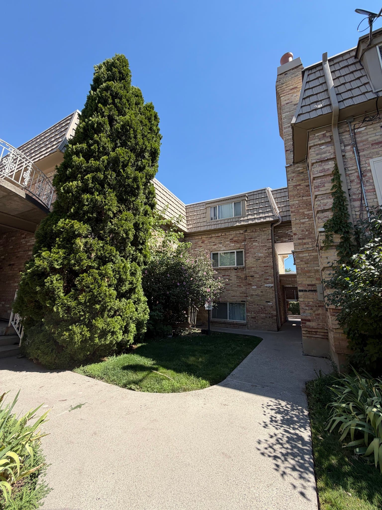 Holladay Condo: 2220 E. Murray Holladay Road