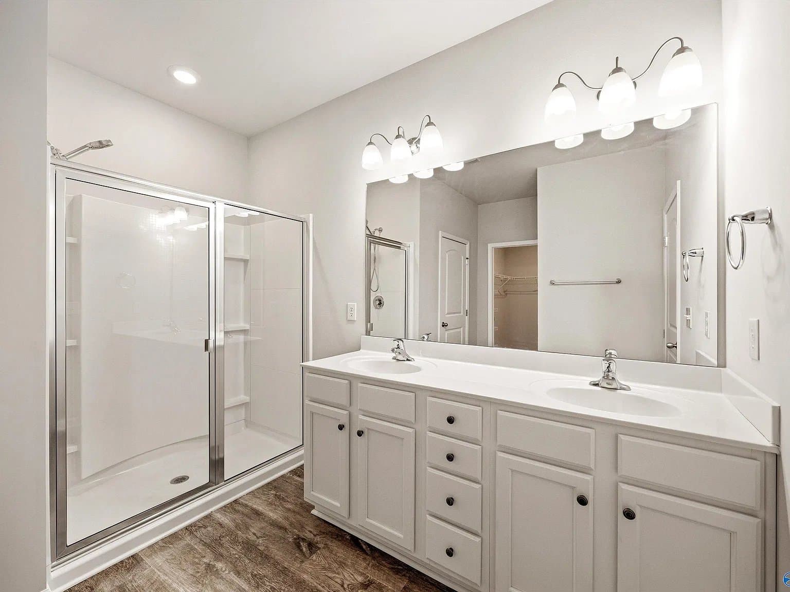 Athens House: 14864 NORFLEET DR