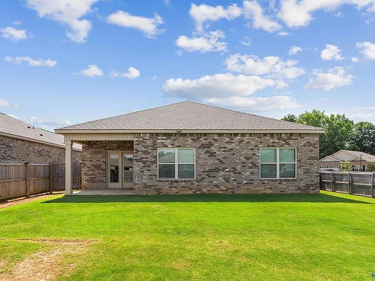 Athens House: 14864 NORFLEET DR