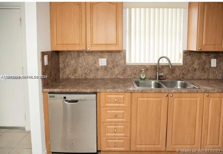 MIAMI Condo: 9365 Fontainebleau Blvd