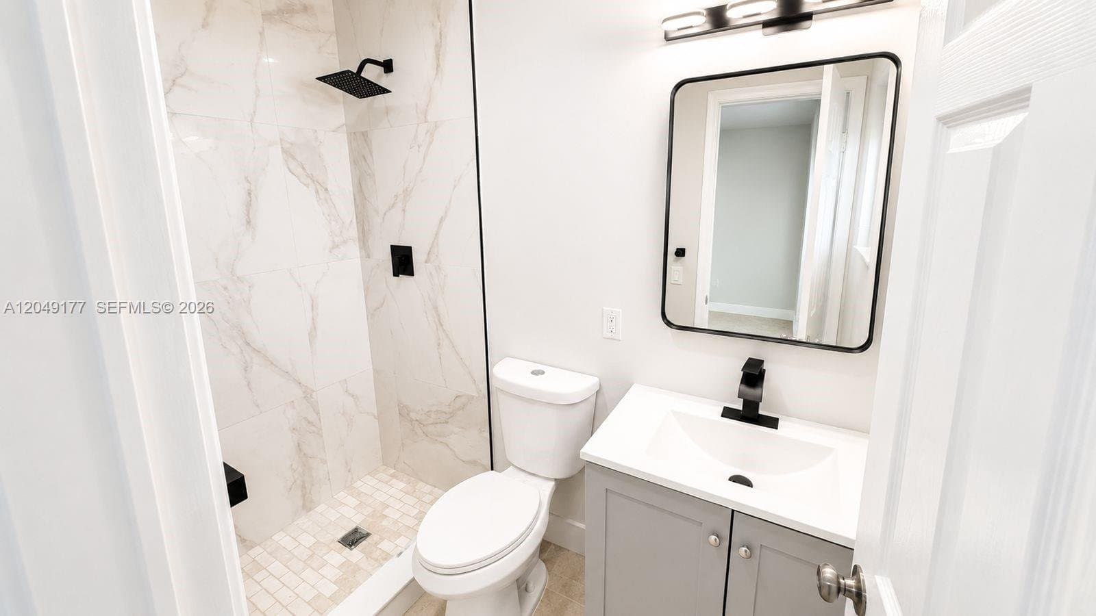 HOLLYWOOD Condo: 2332 Roosevelt St
