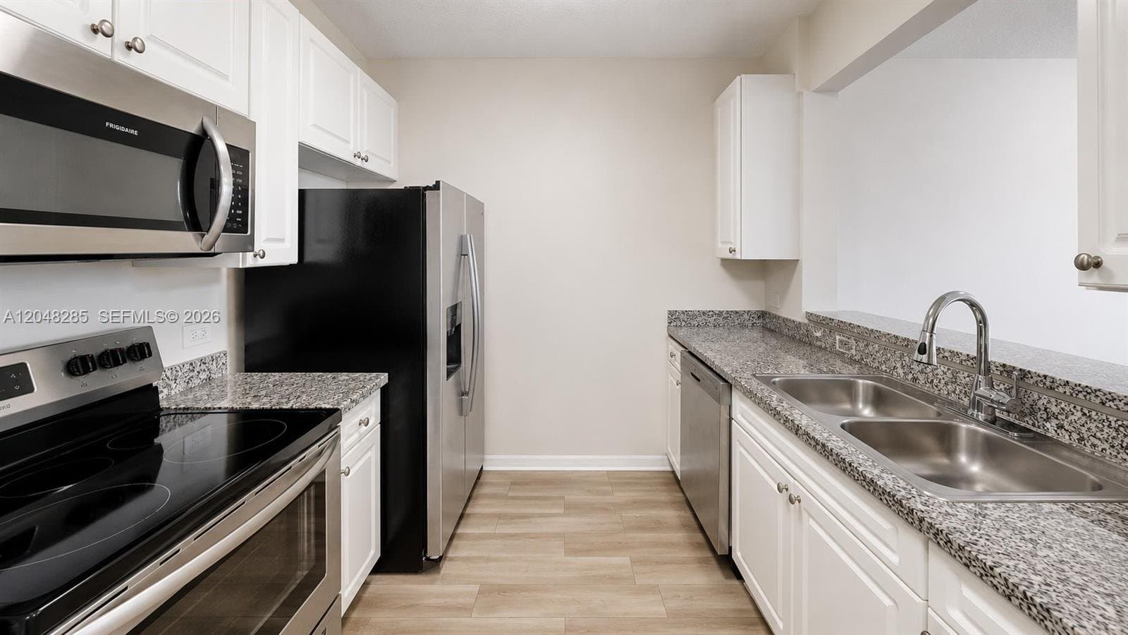 MIAMI Condo: 900 SW 8th St