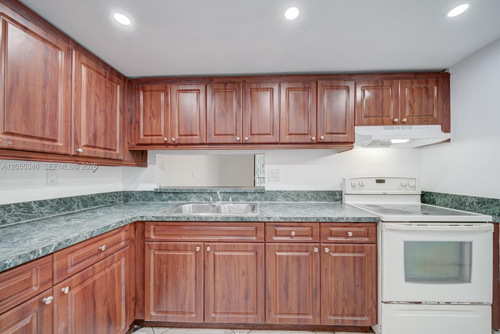 MIAMI Condo: 8420 SW 133rd Ave Rd