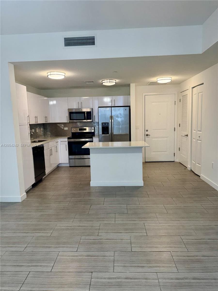 HOLLYWOOD Condo: 1776 Polk St