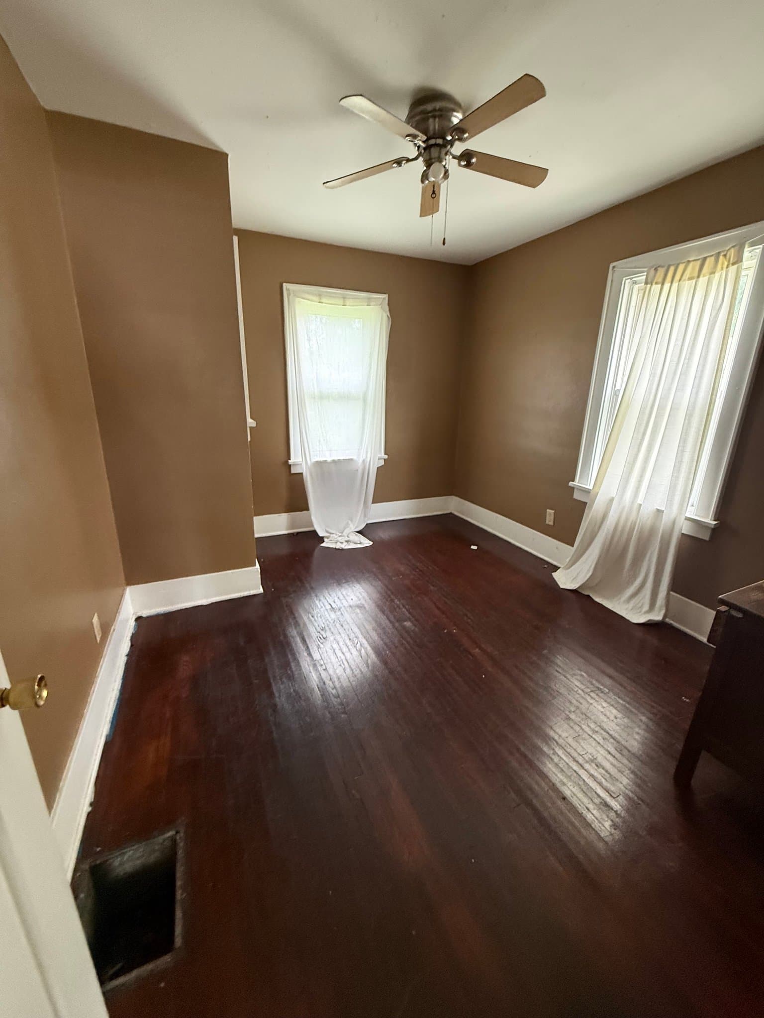 Decatur House: 1252 E Whitmer St