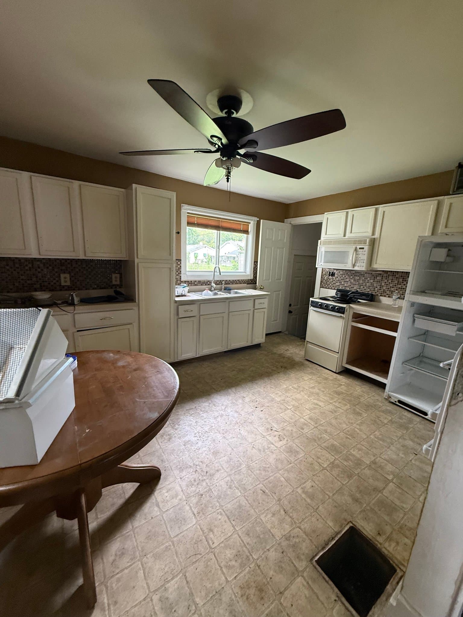 Decatur House: 1252 E Whitmer St