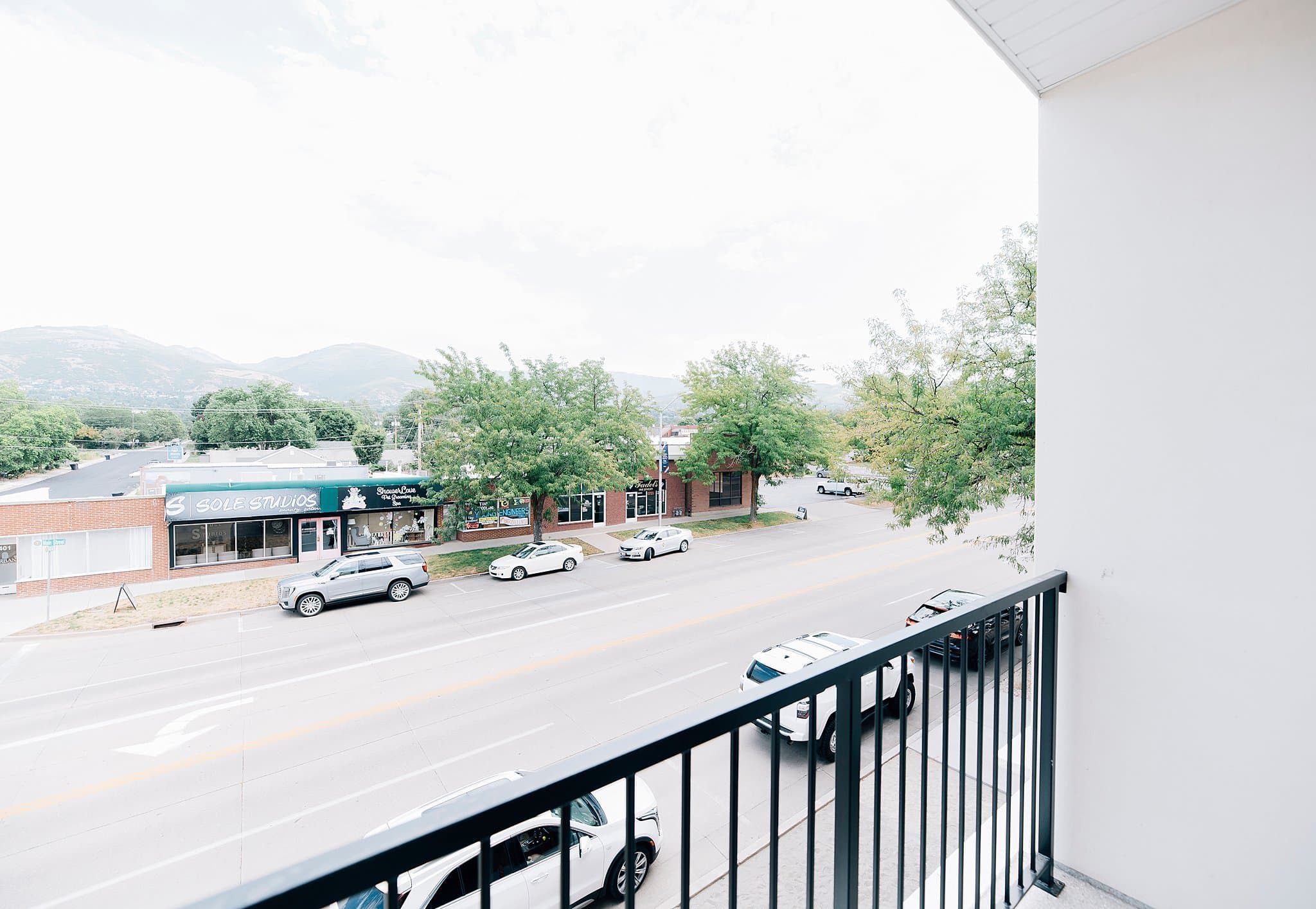 Bountiful Apartment: 408 S Main St.