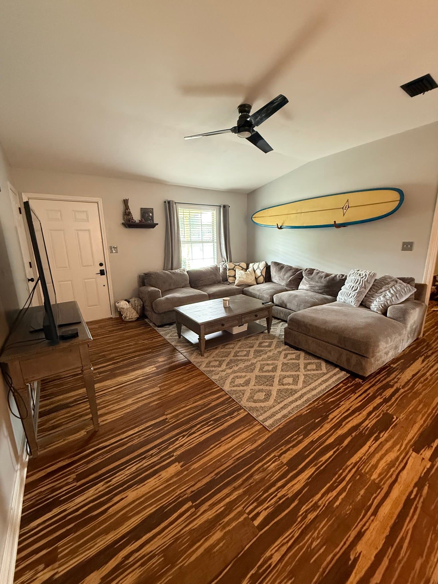 Navarre House: 2601 Edgewood Dr