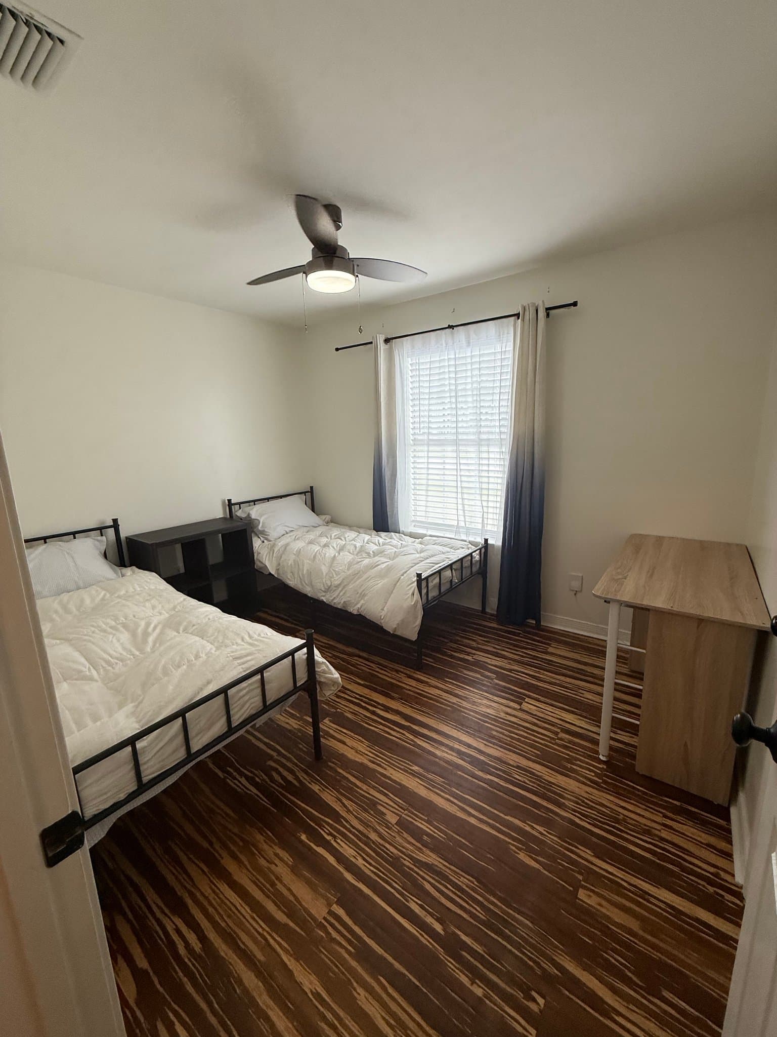 Navarre House: 2601 Edgewood Dr