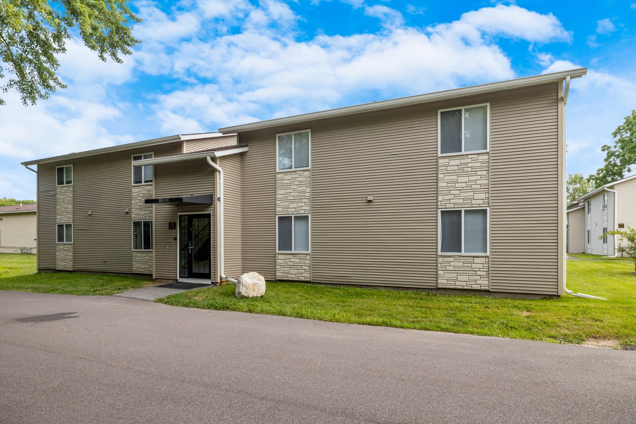 north syracuse Single Room: 436-438 S Main St.