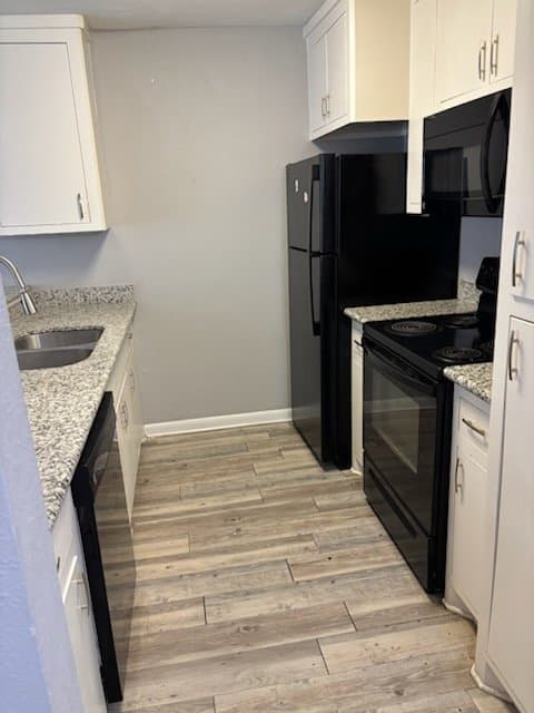 conroe Apartment: 311 Gladstell st