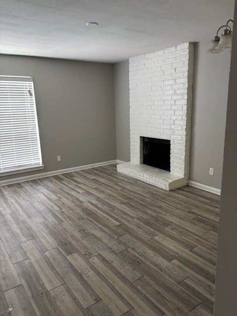conroe Apartment: 311 Gladstell st