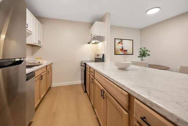 liverpool Single Room: 4320 Arlington Cir