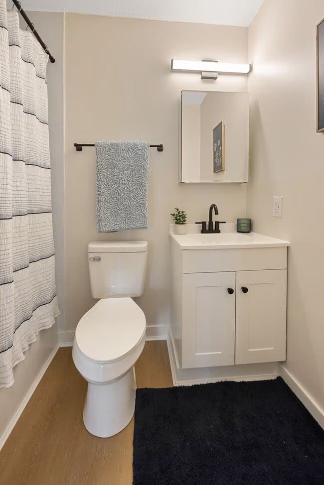 liverpool Apartment: 1150 Vine