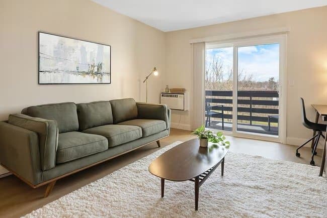 liverpool Apartment: 1150 Vine
