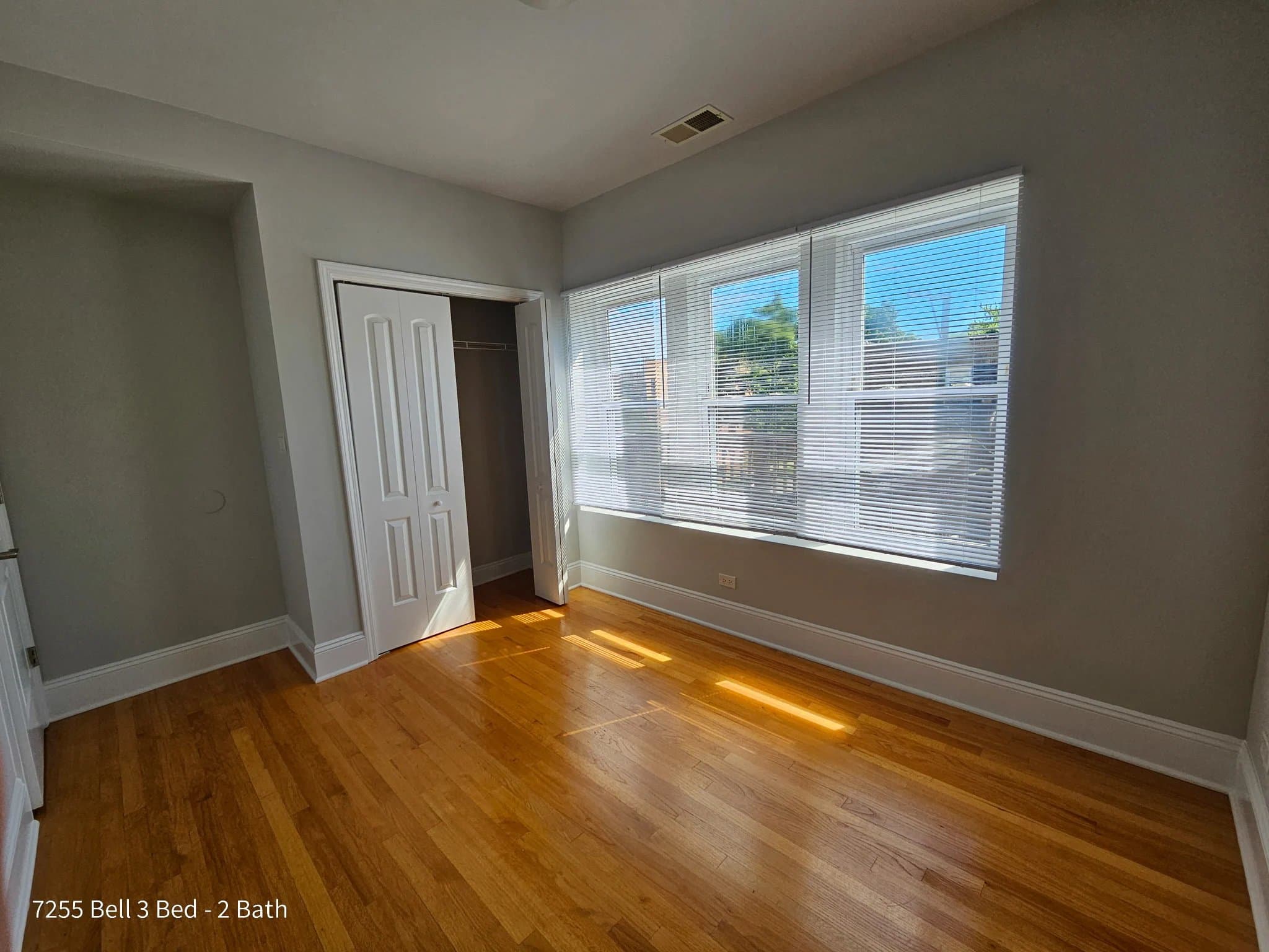 Chicago Condo: 7257 N Bell Ave