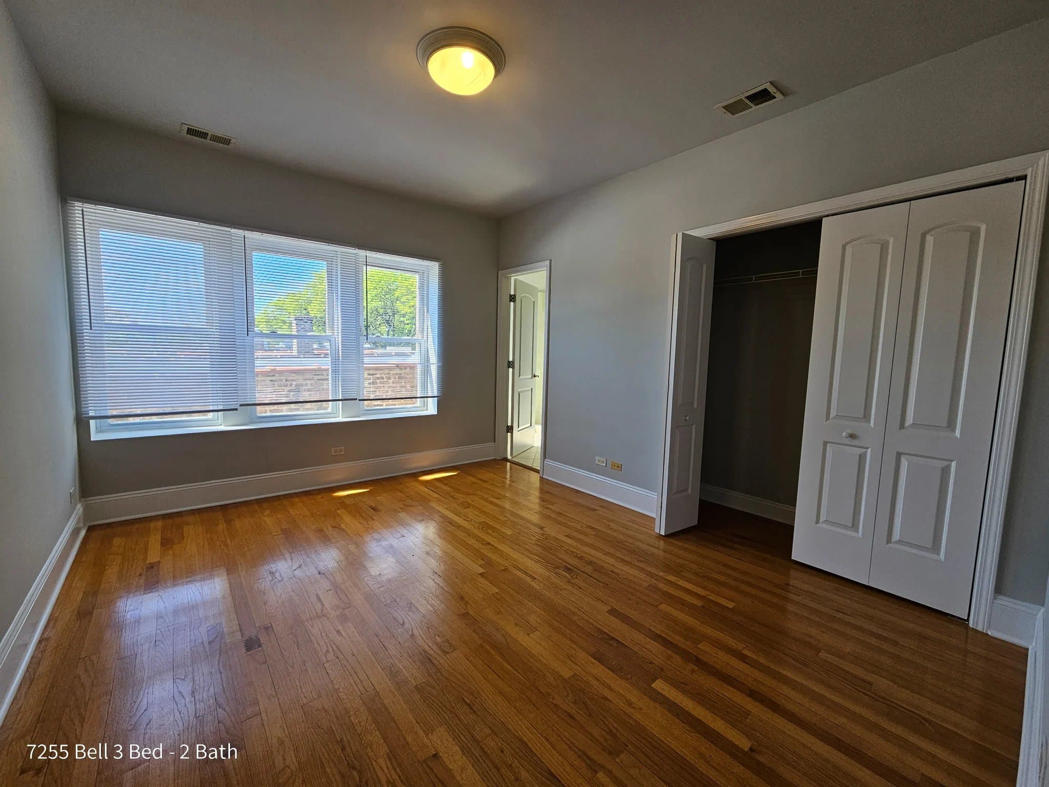 Chicago Condo: 7257 N Bell Ave