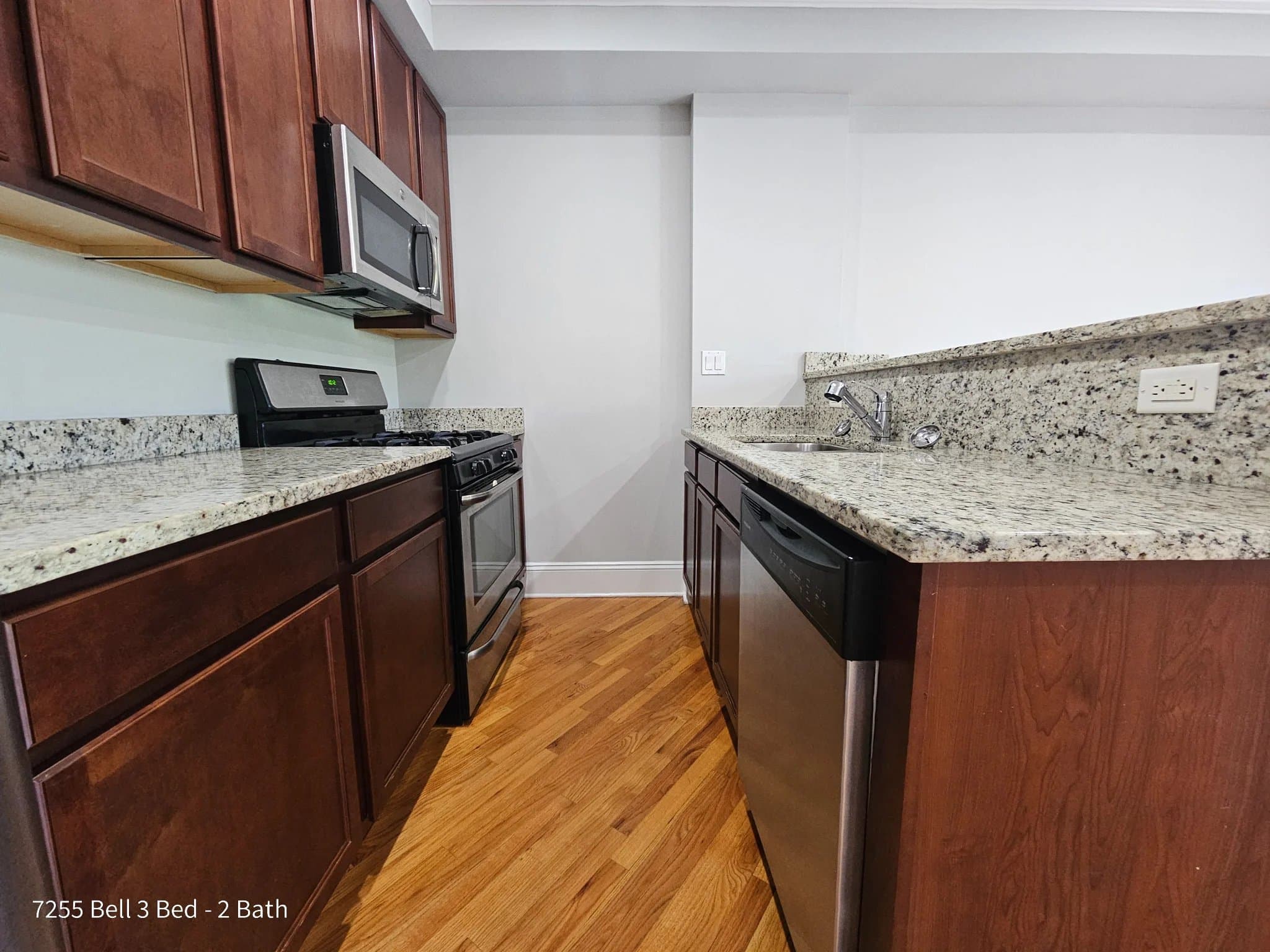Chicago Condo: 7257 N Bell Ave
