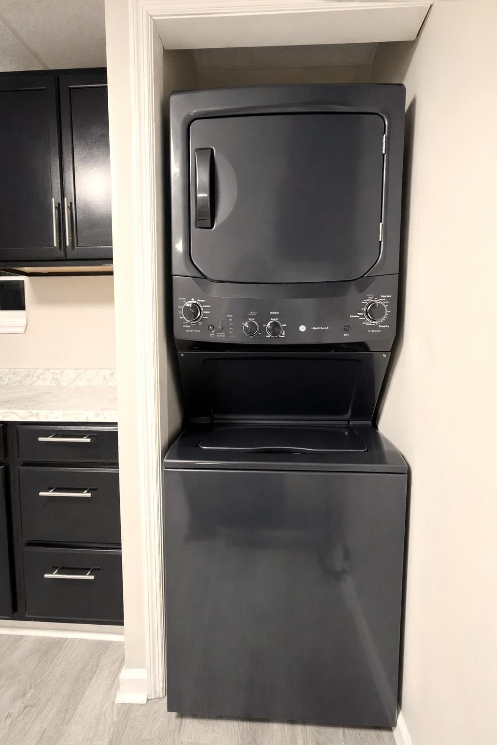 Albany Single Room: 230 N Broadway St