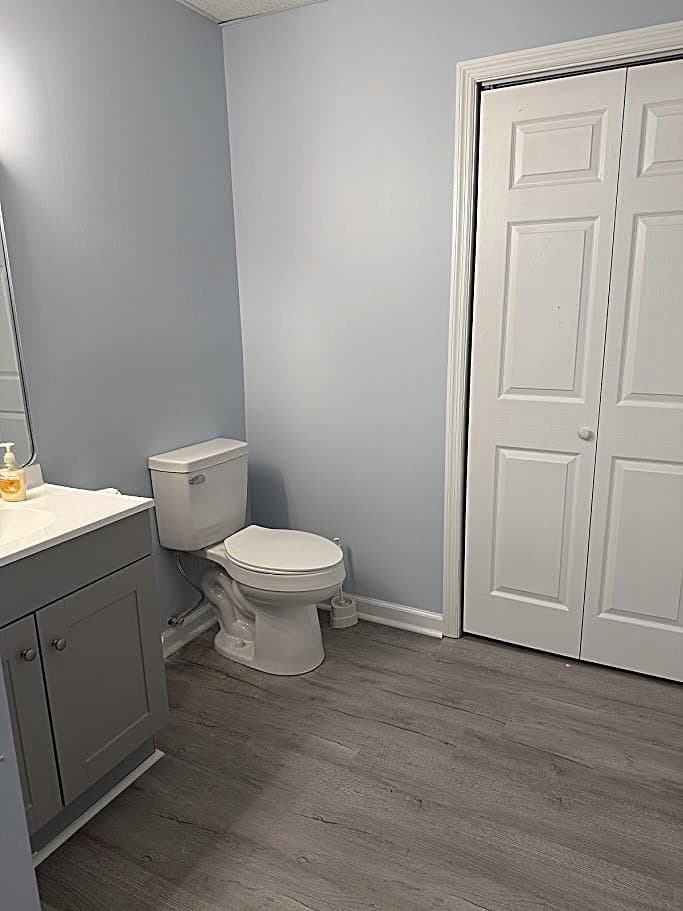 Albany Single Room: 230 N Broadway St