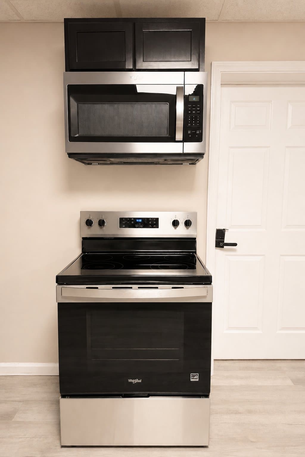 Albany Single Room: 230 N Broadway St