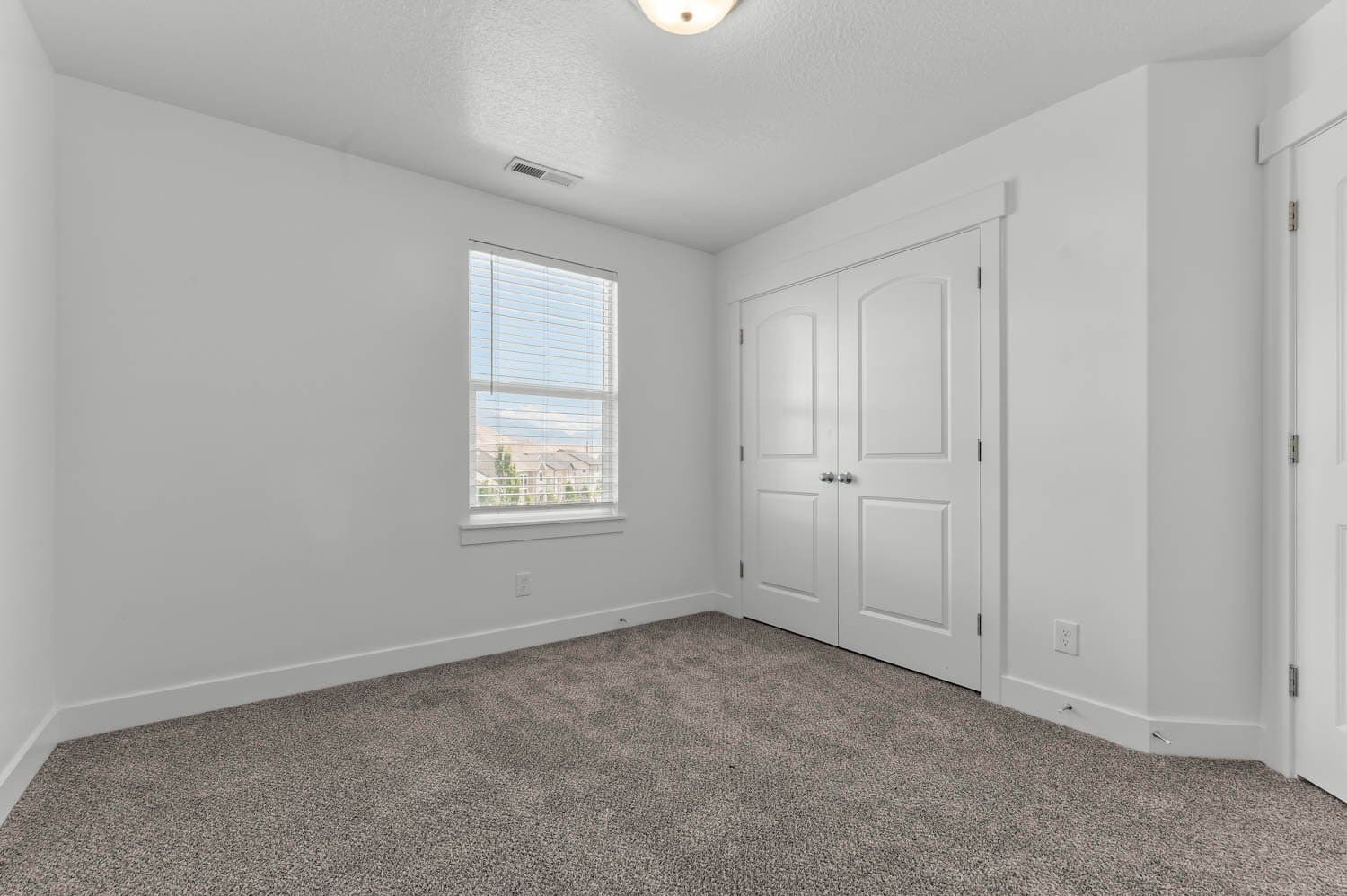 Bluffdale Townhome: 16042 S Bodmin Way