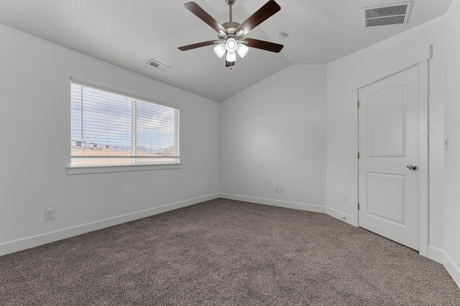 Bluffdale Townhome: 16042 S Bodmin Way