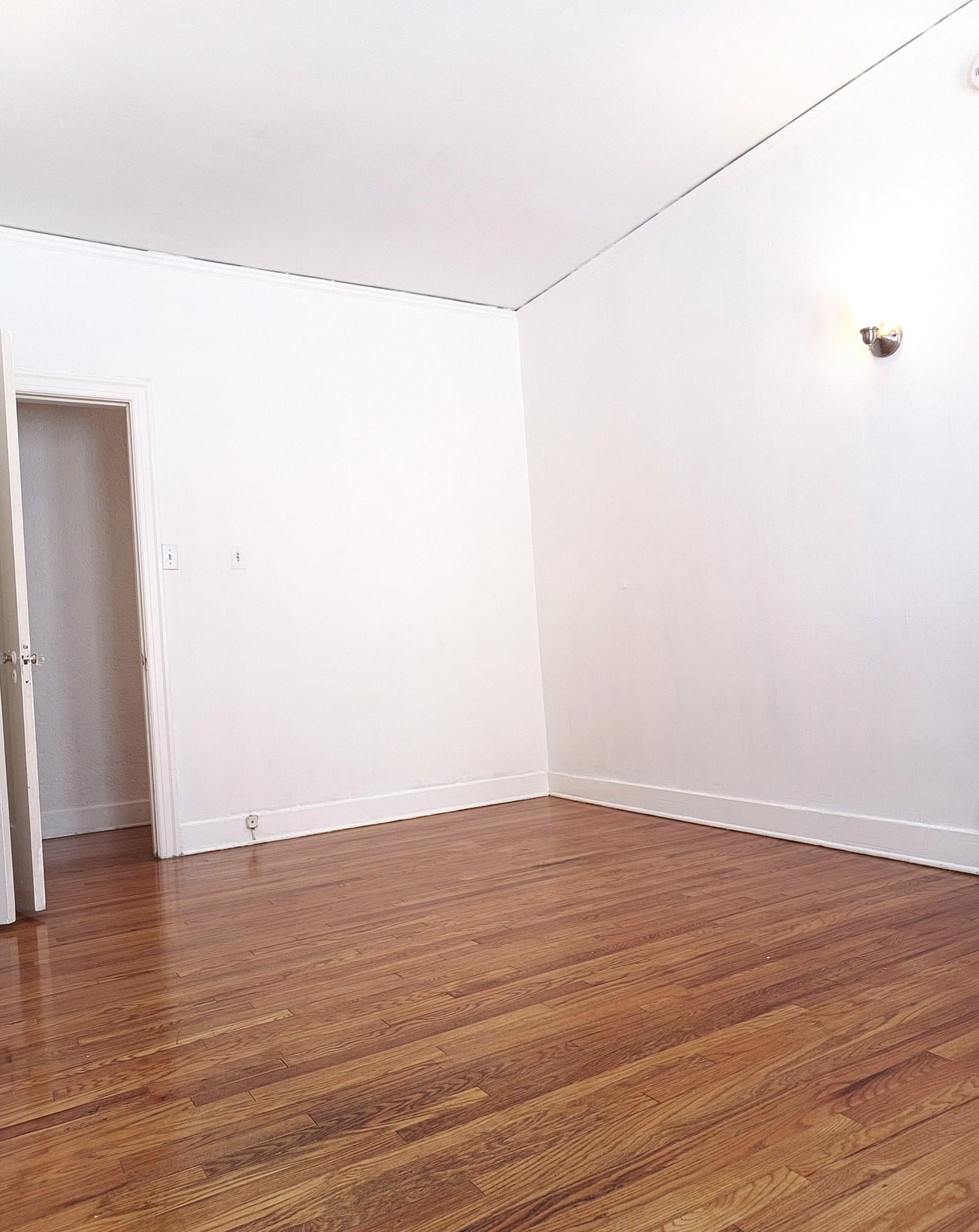 Los Angeles Apartment: 427 N Genesee Ave