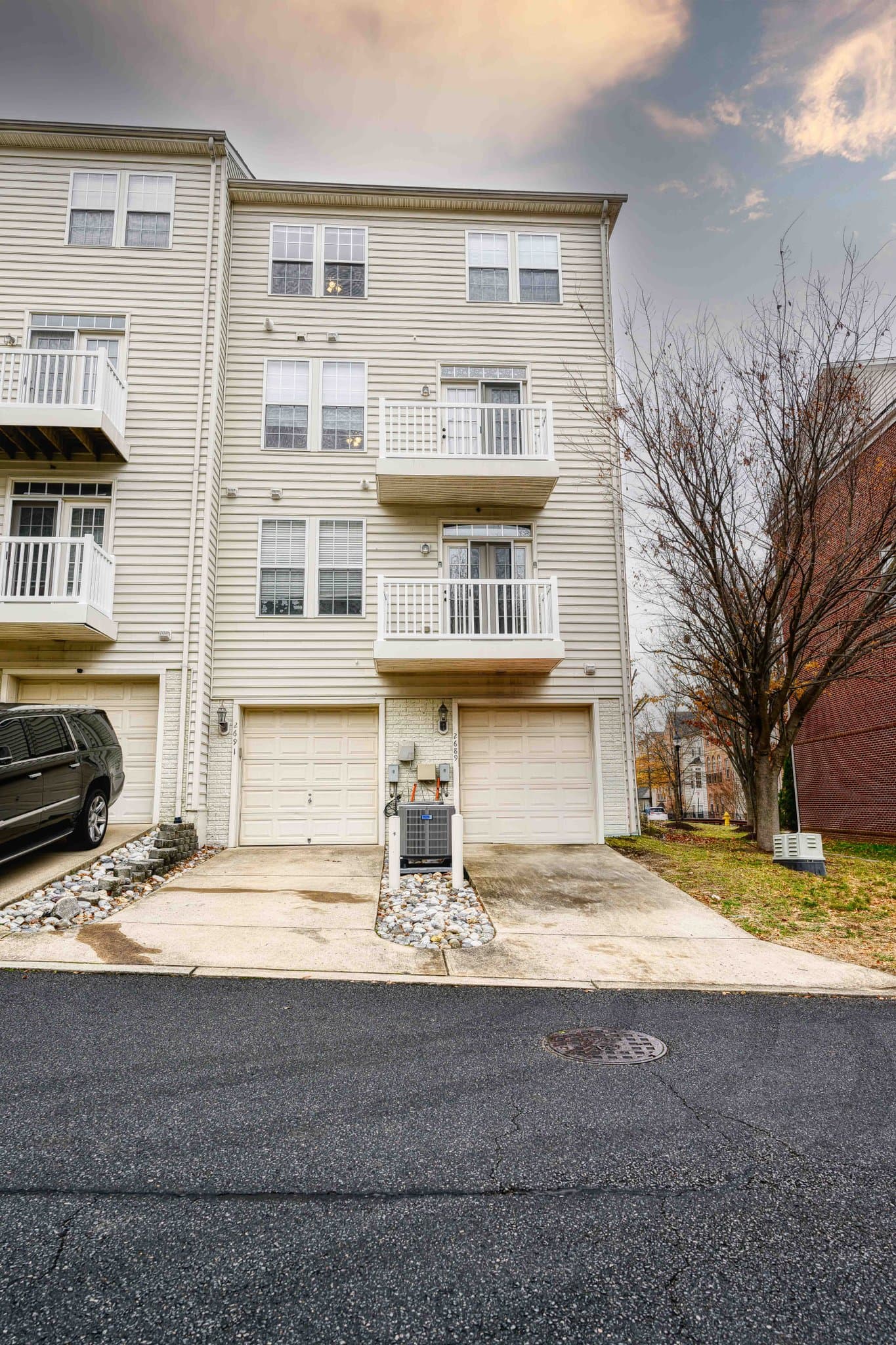 Woodbridge Townhome: 2691 Sheffield Hill Way