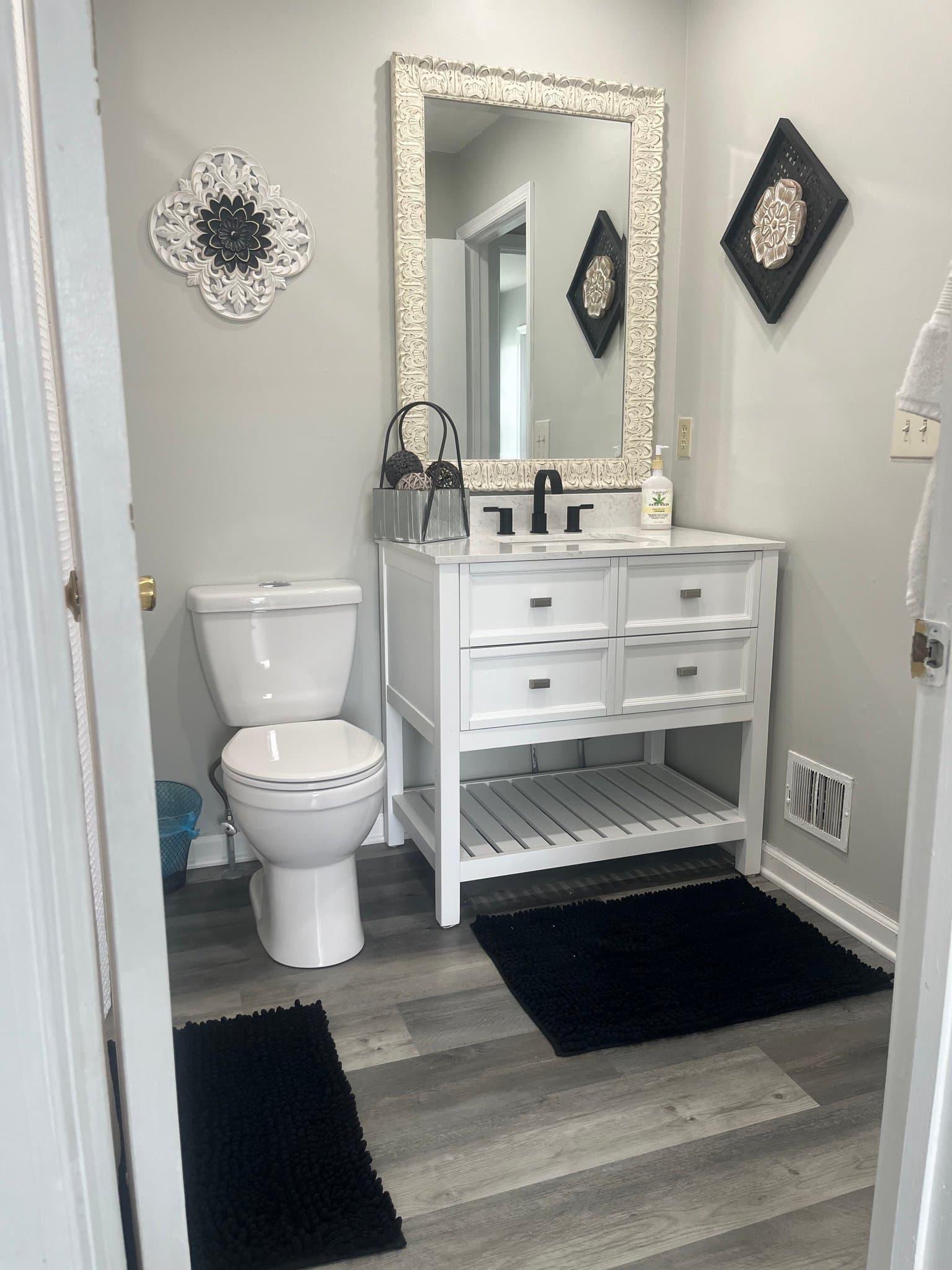 Dover Townhome: 2 Fair Wind Place
