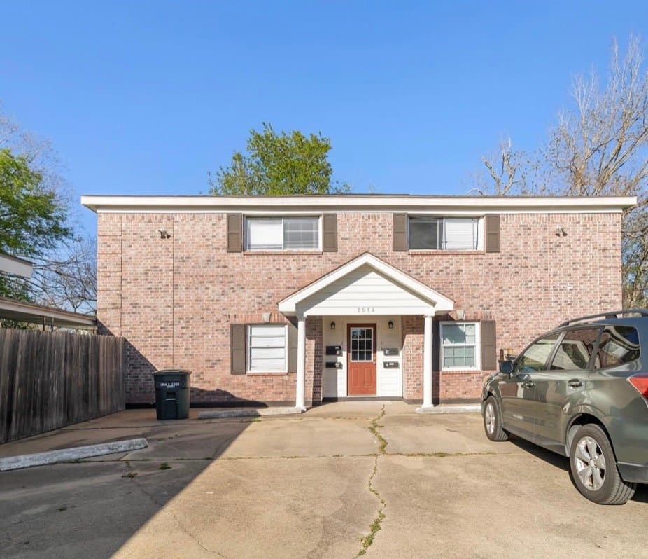 Bryan Apartment: 1014 E 23rd St