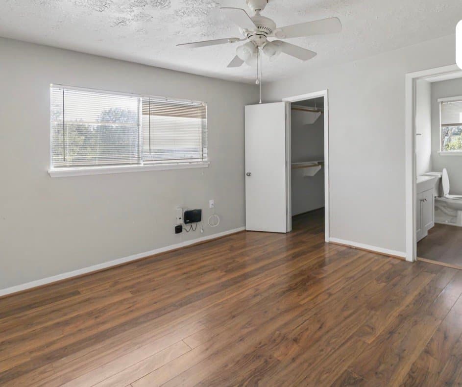 Bryan Apartment: 1014 E 23rd St