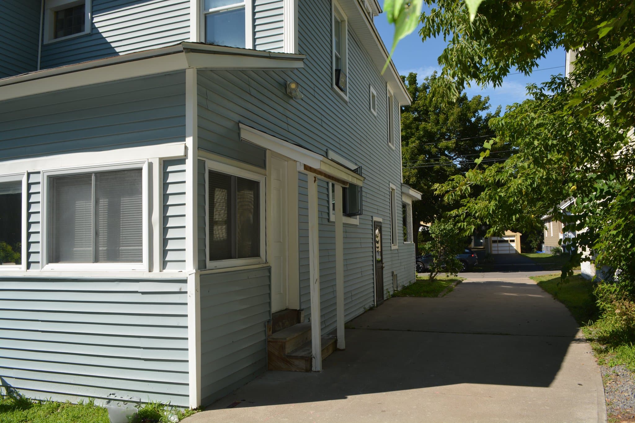 Utica House: 225 Thieme Place