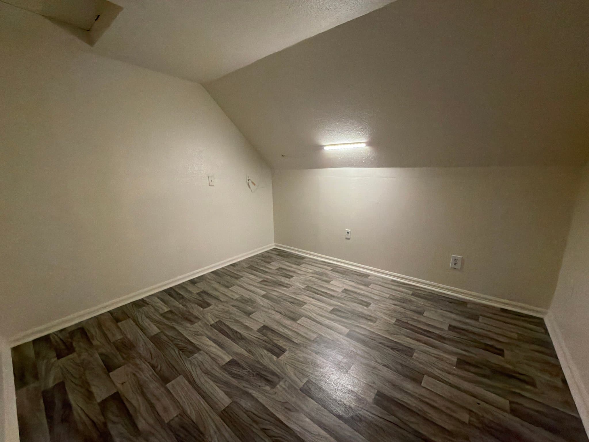 Gill House: 27027 5th Ave