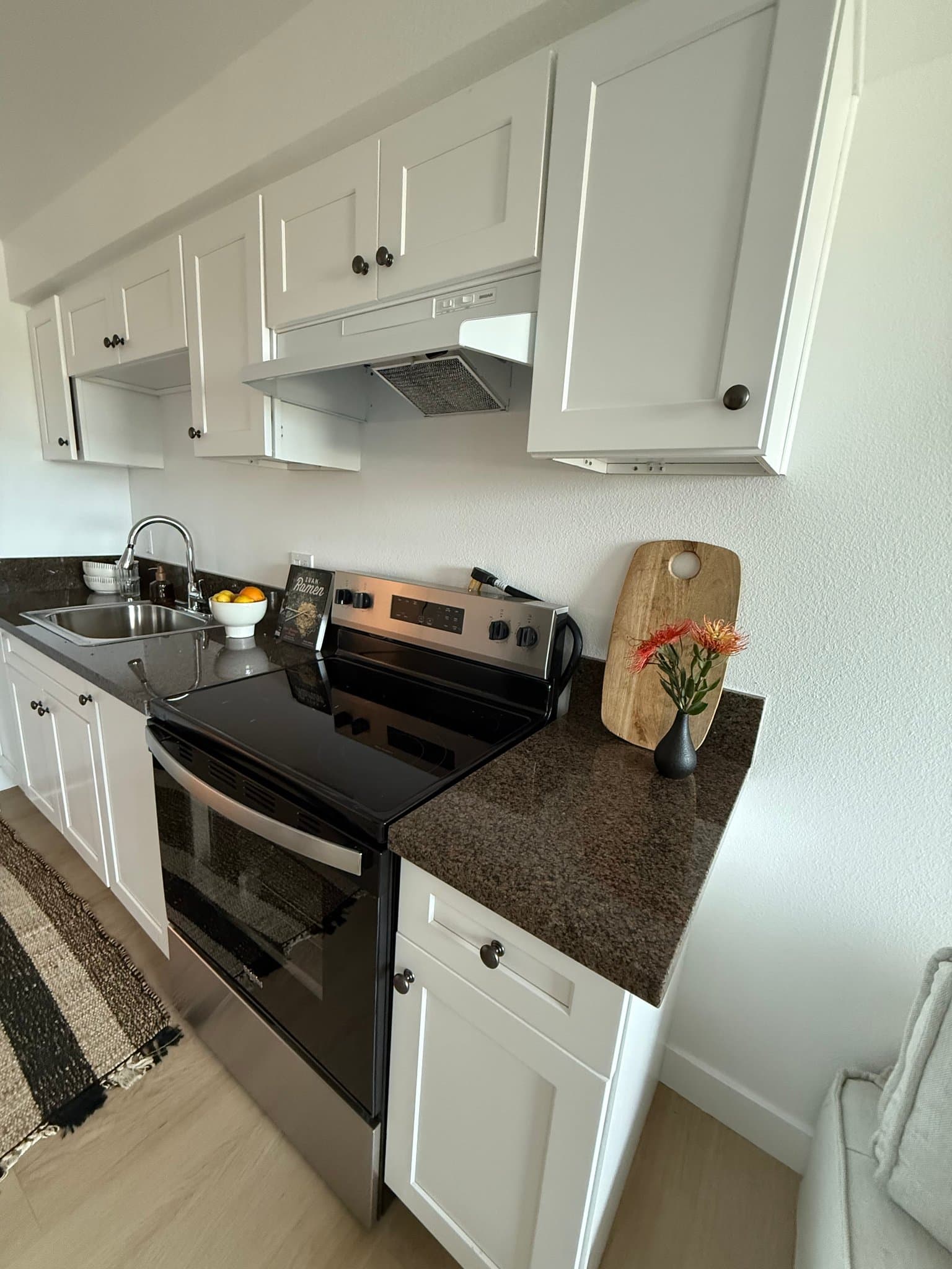 Los Angeles Apartment: 4973 w 21st